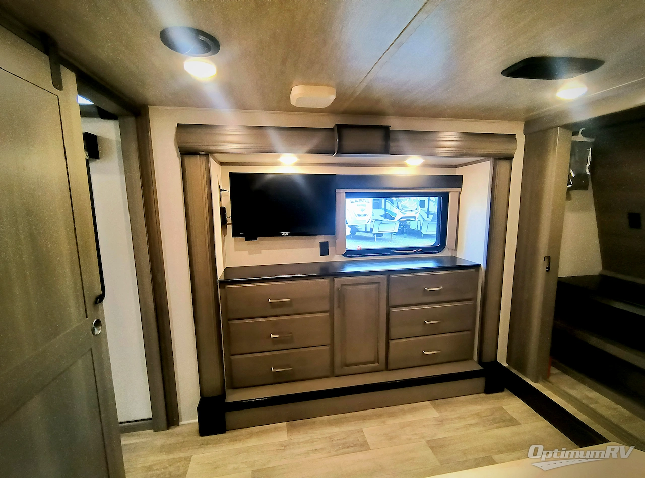 2021 Keystone Montana 3781RL Photo 17