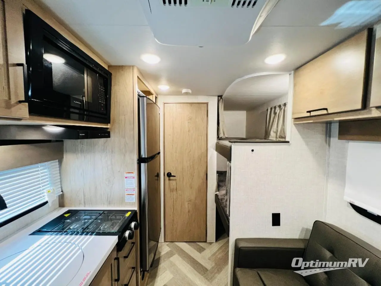 2022 Ember Overland Series 170MBH Photo 4