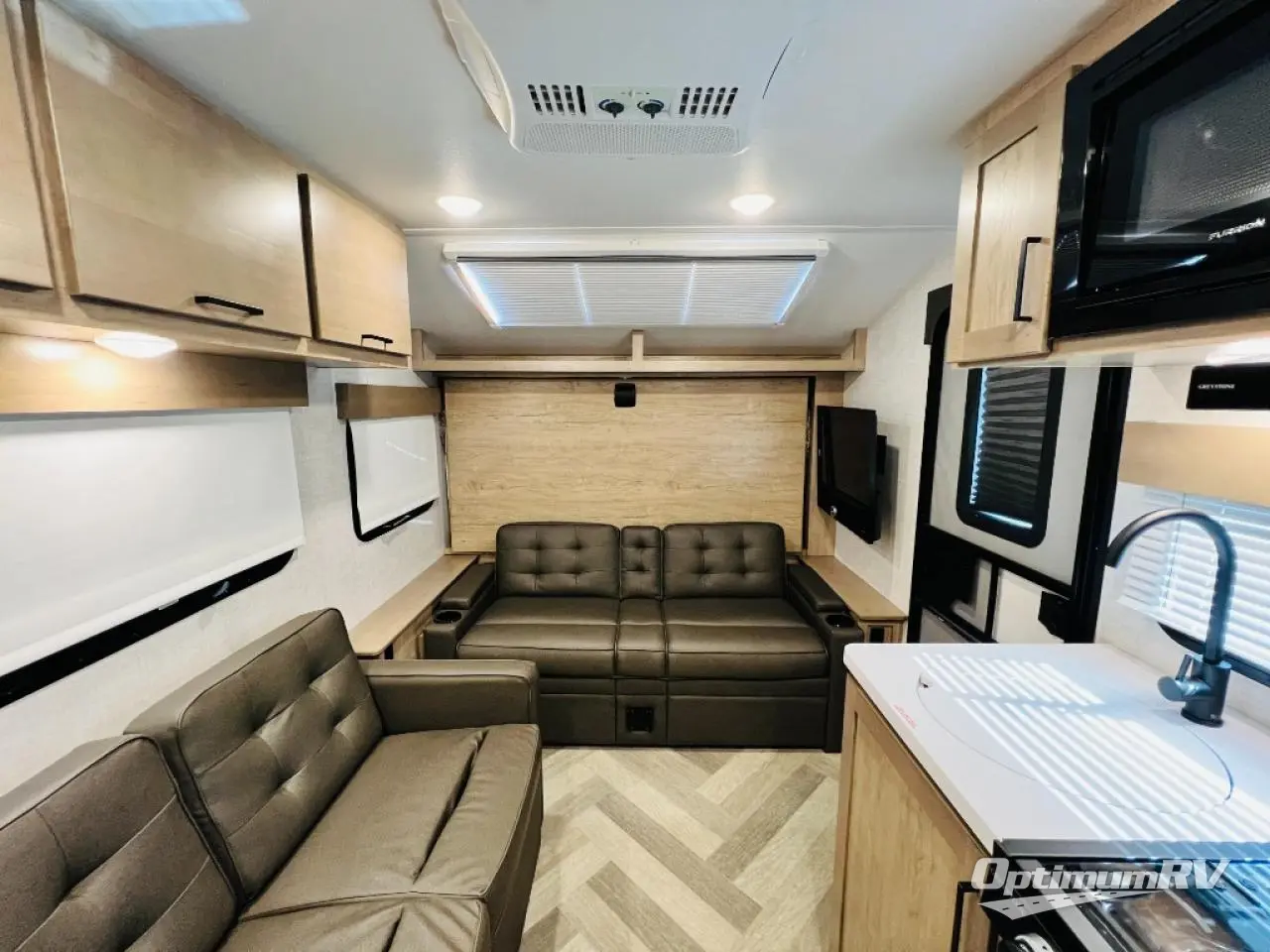 2022 Ember Overland Series 170MBH Photo 5