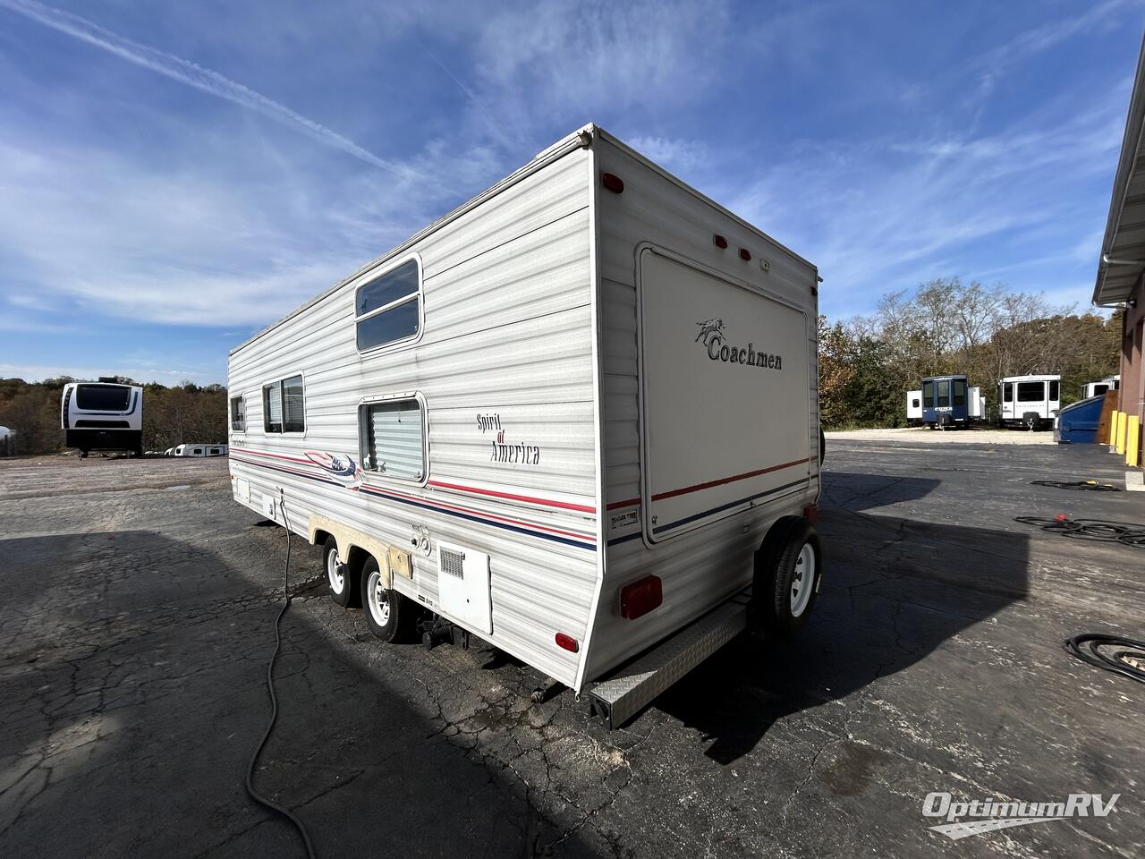 2005 Coachmen Spirit of America 248TBG Photo 3