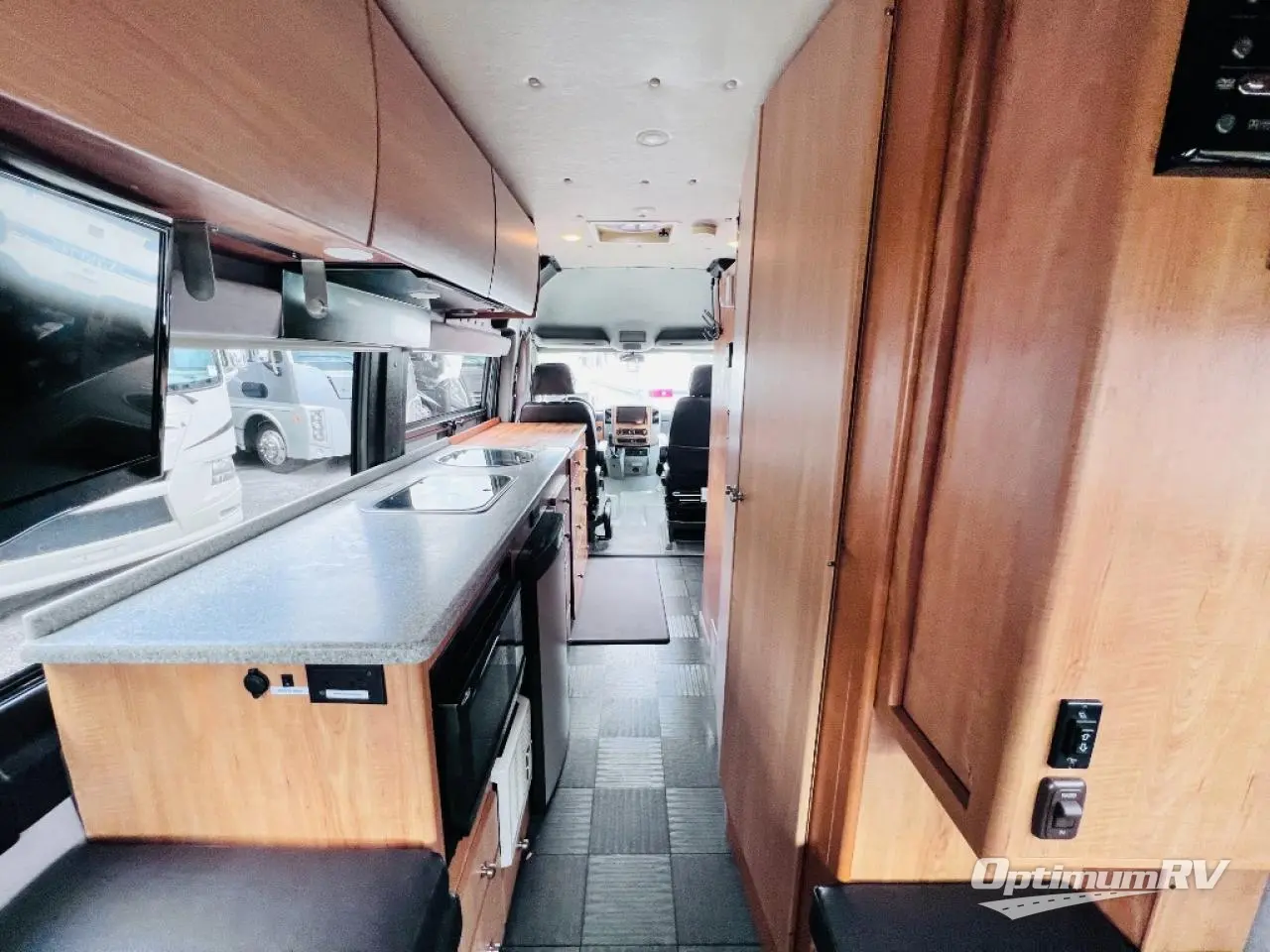 2010 Winnebago ERA Limited 170X Photo 5