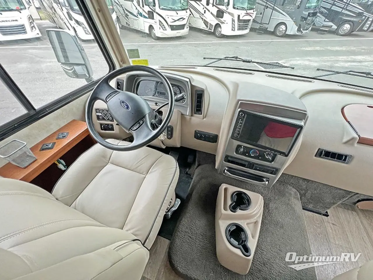 2019 Winnebago Vista LX 35F Photo 5