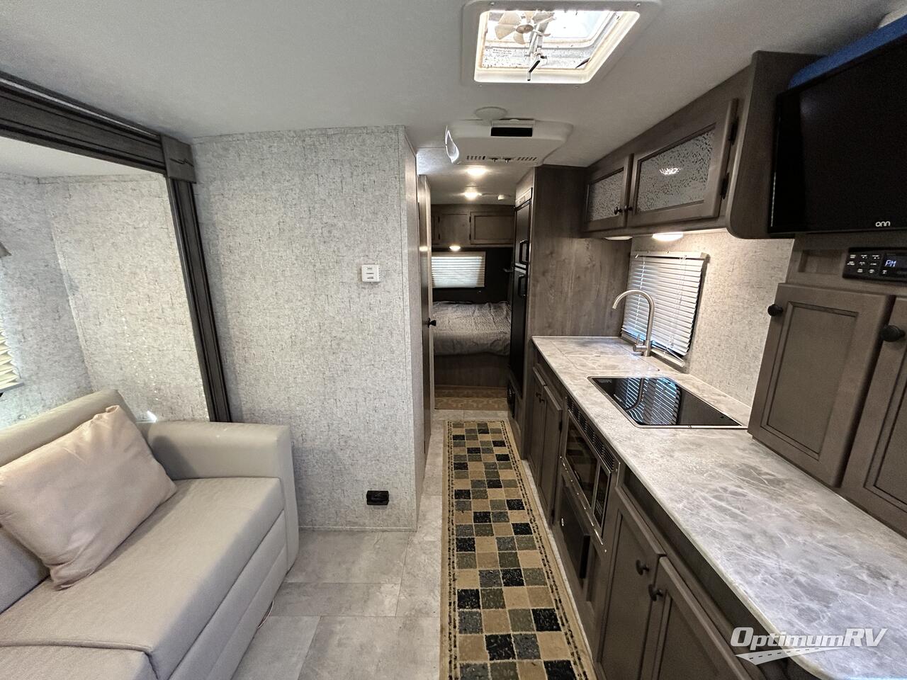 2020 Coachmen Apex Nano 213RDS Photo 5