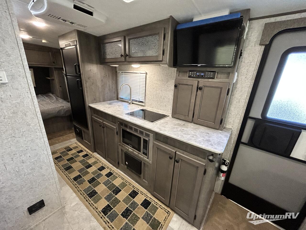 2020 Coachmen Apex Nano 213RDS Photo 6