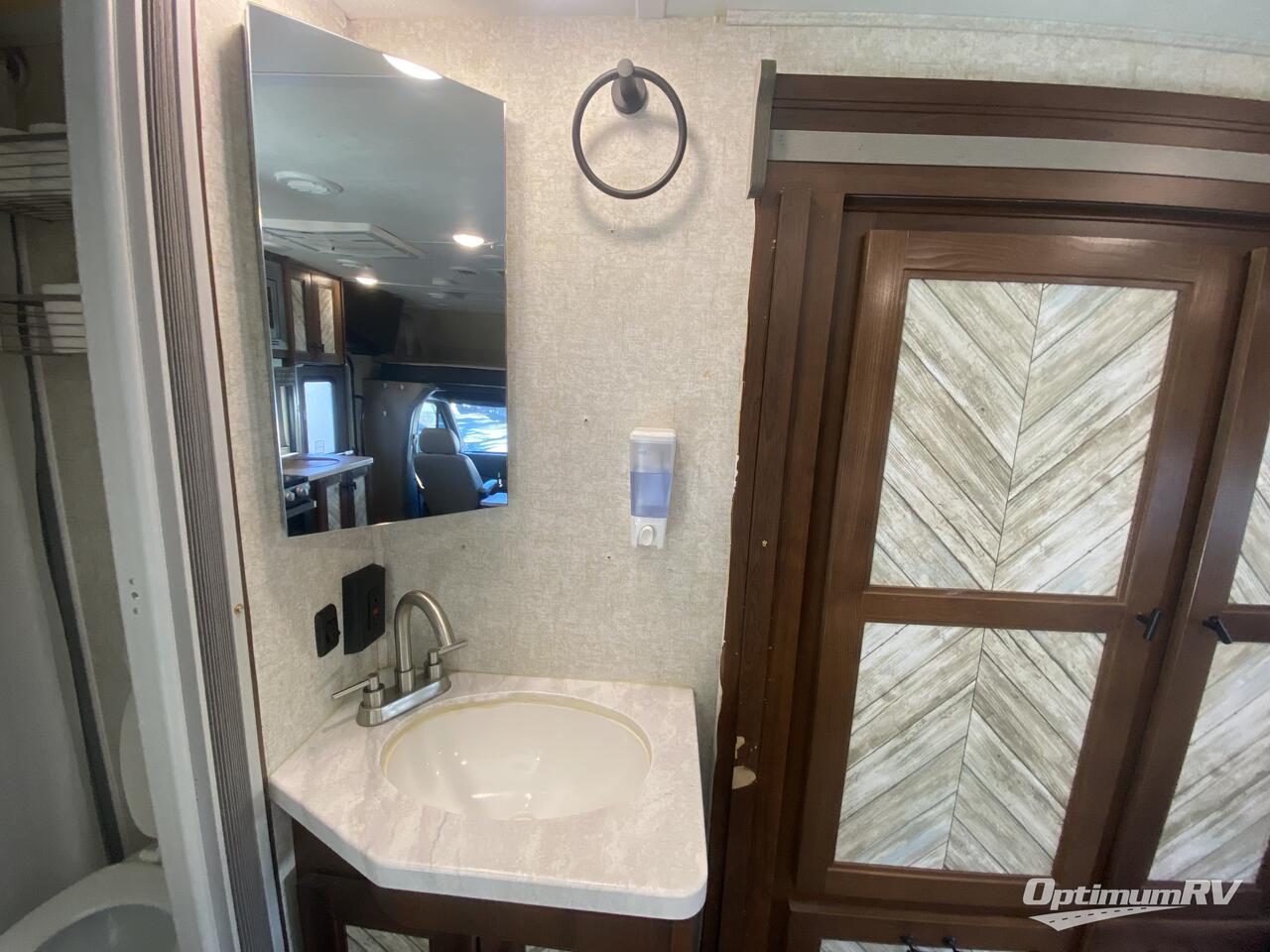 2019 Forest River Sunseeker MBS 2400S Photo 14