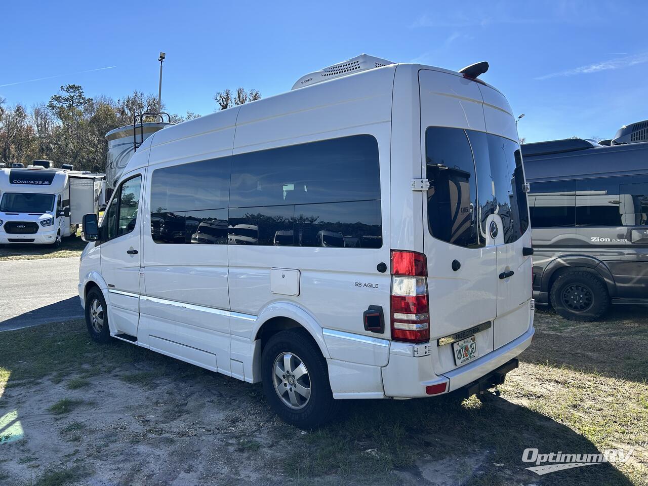 2019 Roadtrek Agile SS Photo 3