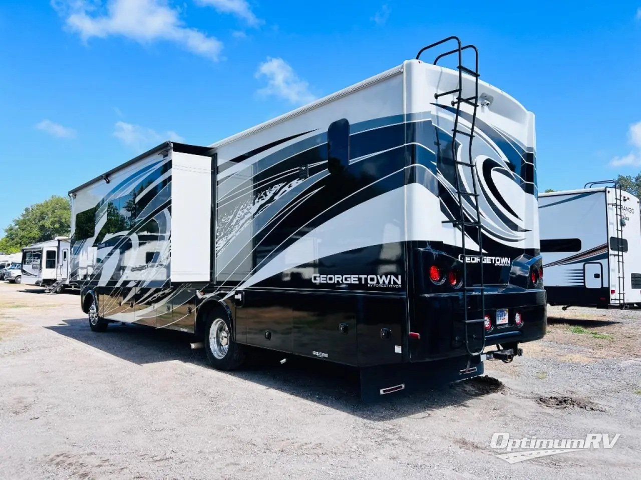 2019 Forest River Georgetown XL 369DS Photo 2