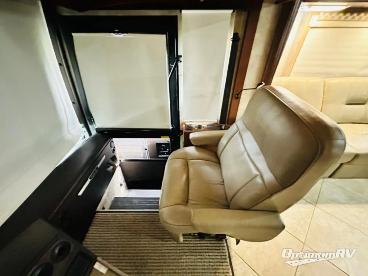 2011 Winnebago tour 42qd