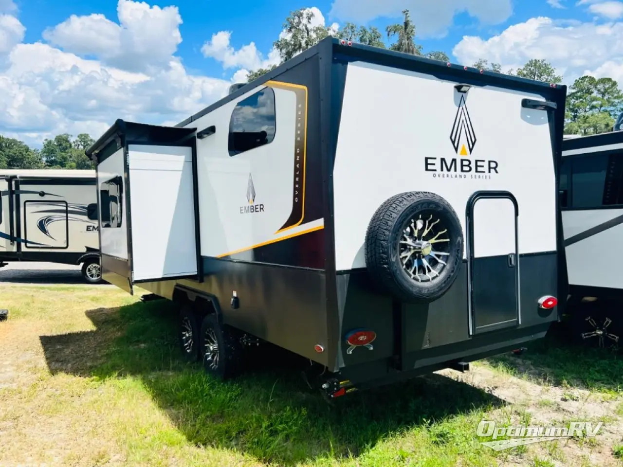 2022 Ember Overland Series 221MDB Photo 3