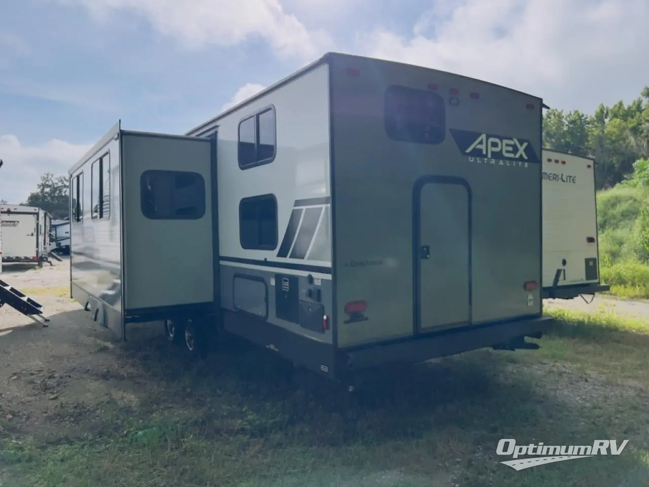 2023 Coachmen Apex Ultra-Lite 290BHS Photo 3