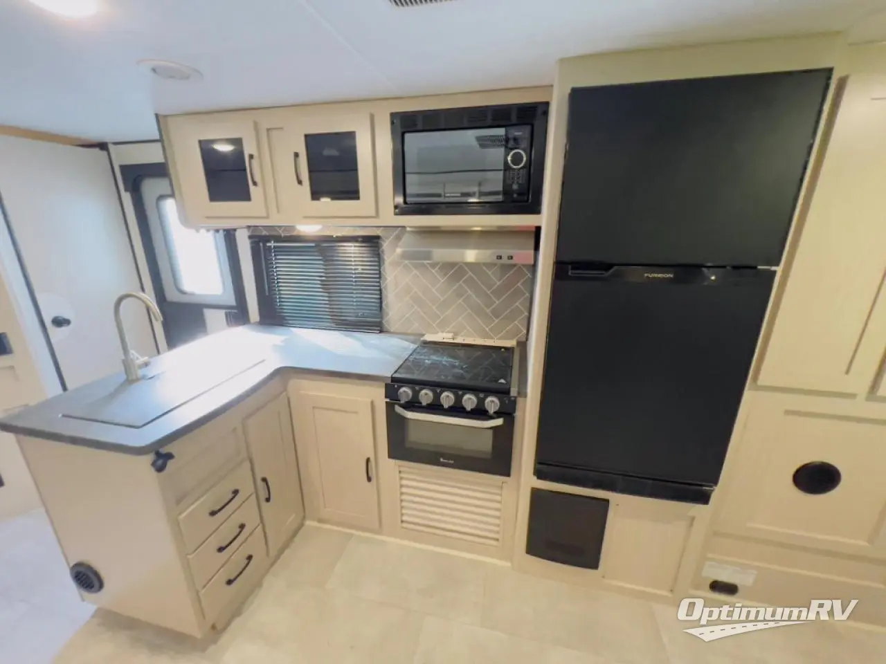 2023 Coachmen Apex Ultra-Lite 290BHS Photo 8