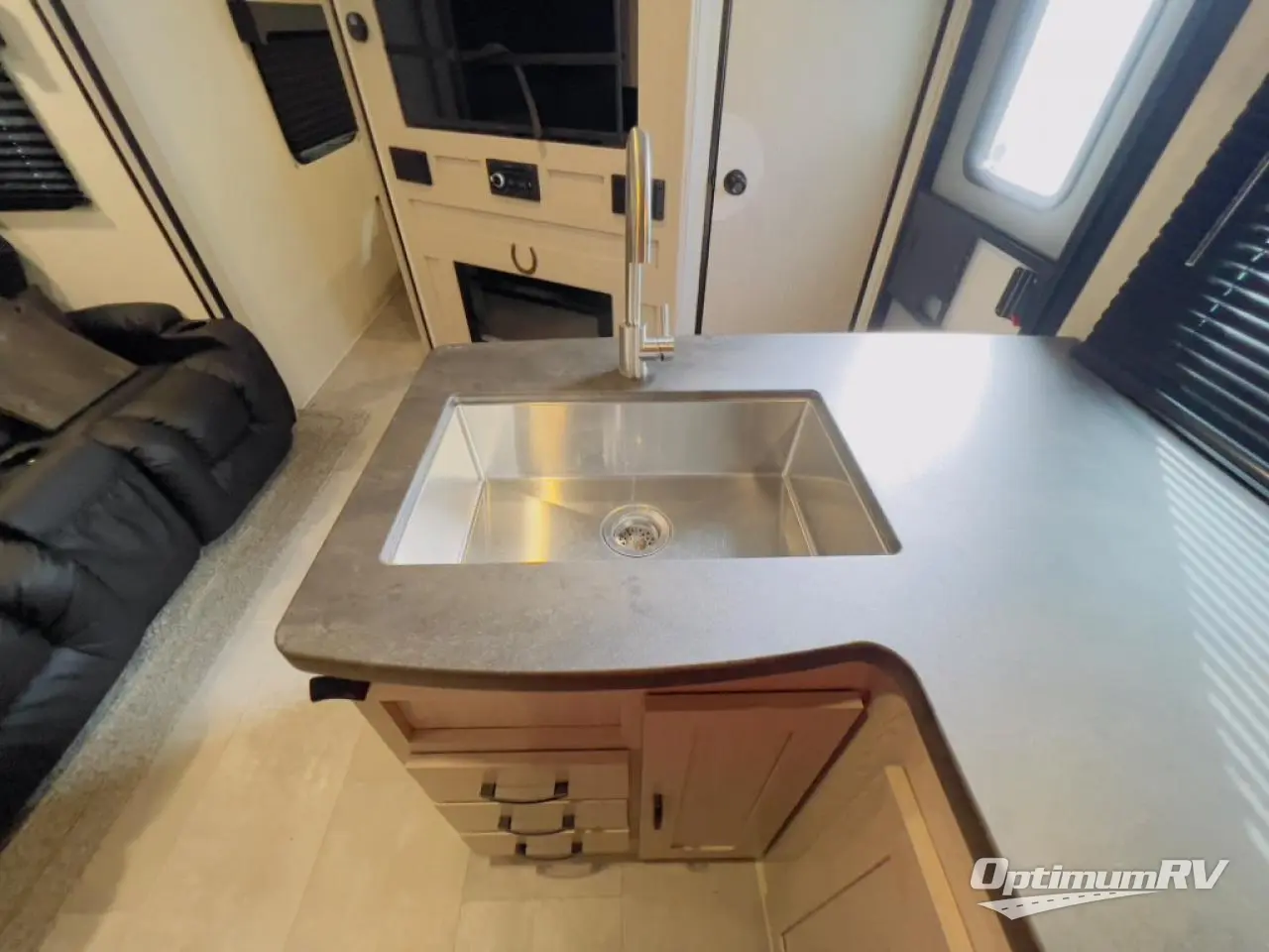 2023 Coachmen Apex Ultra-Lite 290BHS Photo 12