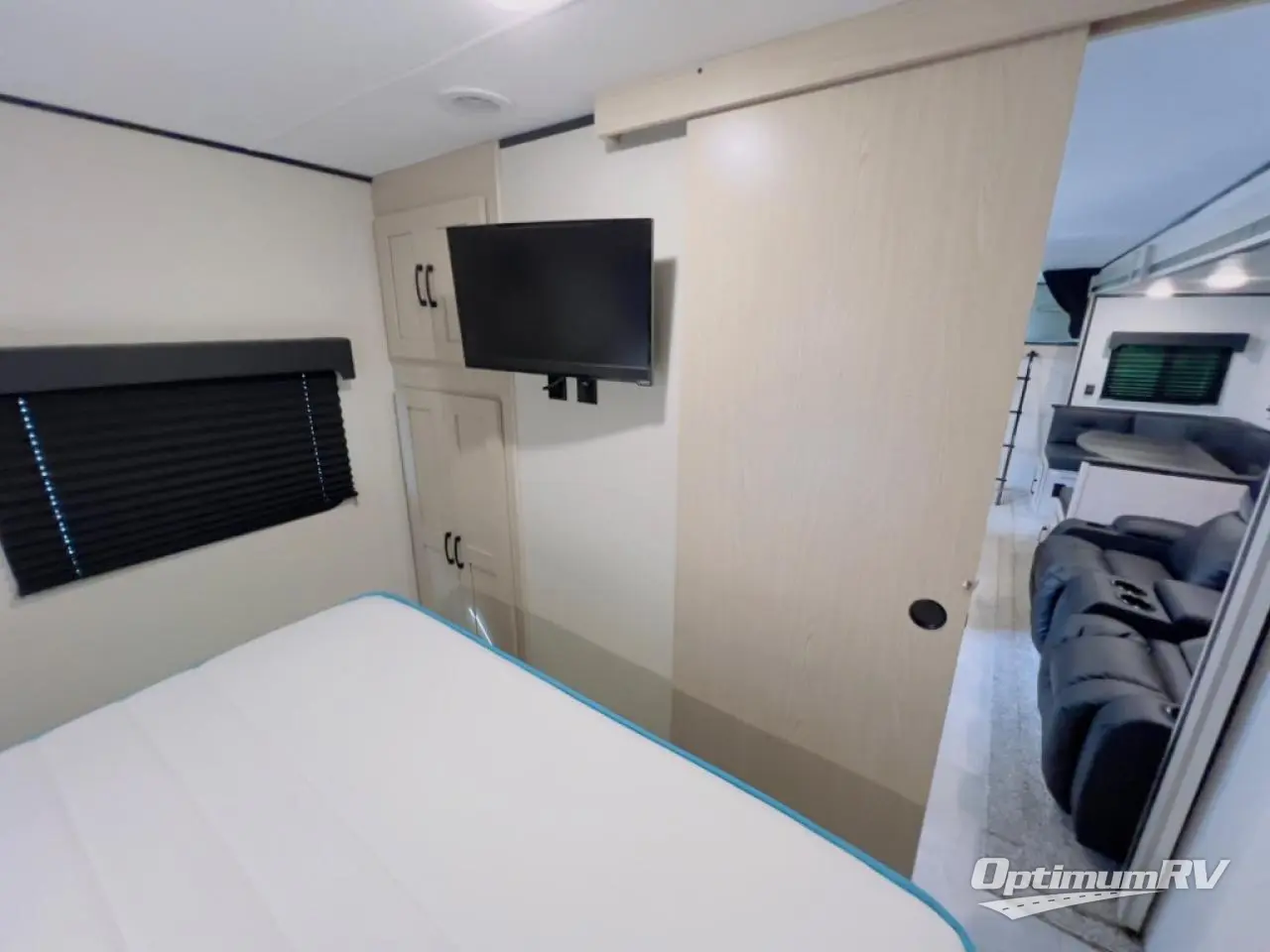 2023 Coachmen Apex Ultra-Lite 290BHS Photo 17