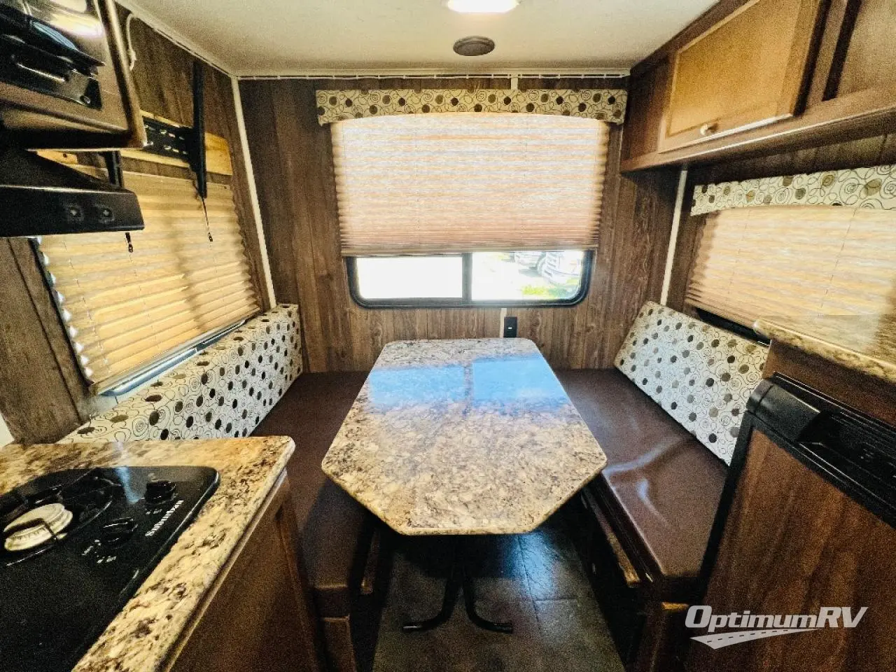 2016 Coachmen Clipper Ultra-Lite 17FQ Photo 6