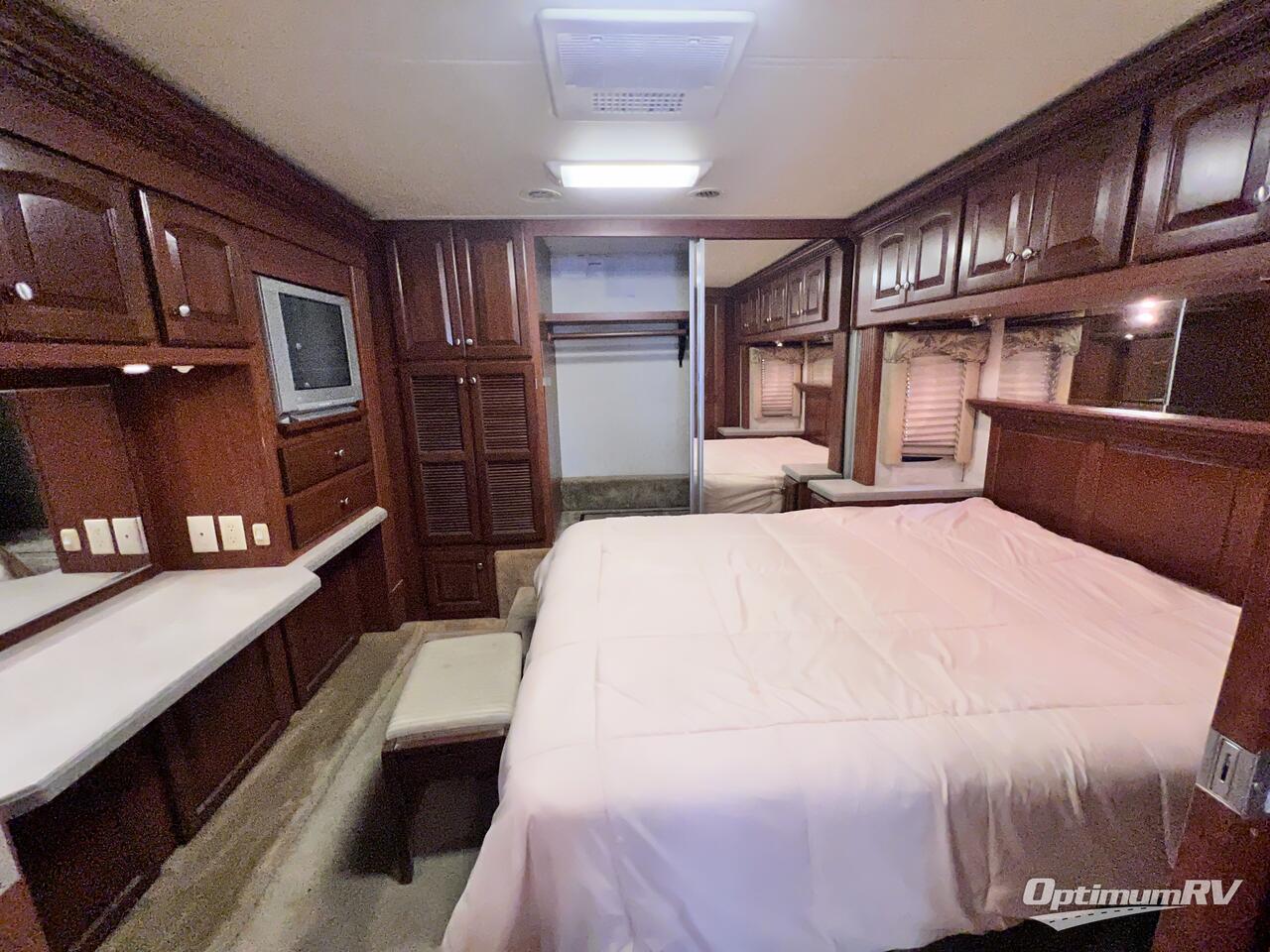 2005 Mandalay Luxury Division Mandalay Class A 40B Photo 18