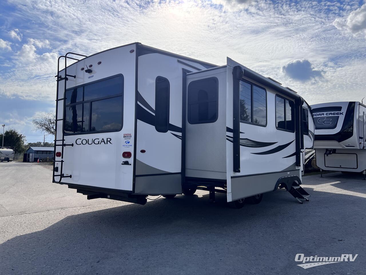 2022 Keystone Cougar 290RLS Photo 2