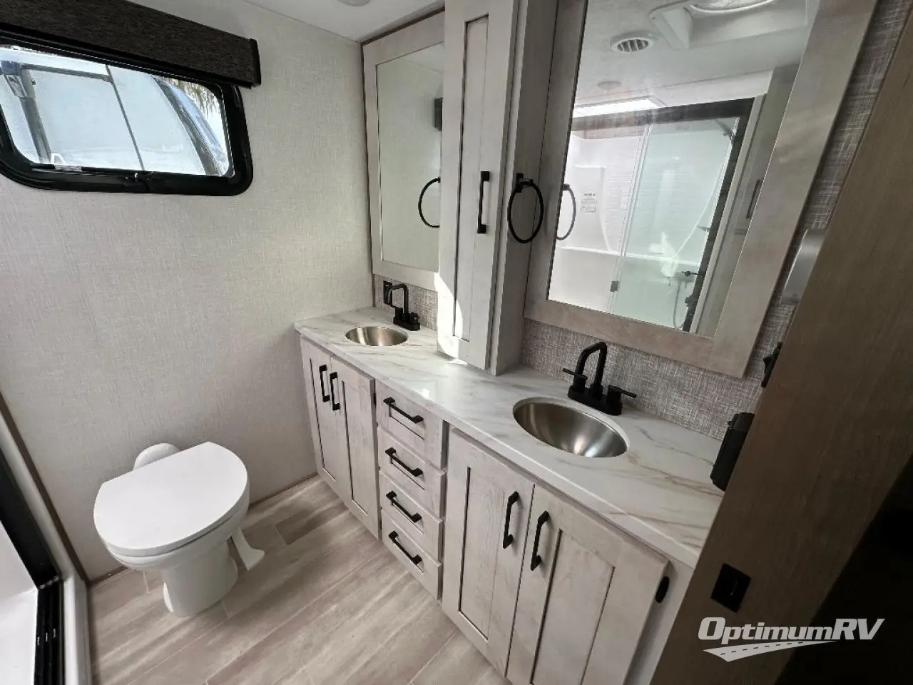 New 2024 KZ Durango 326RLT Fifth Wheel at Optimum RV | Ocala,FL | #0KZ453