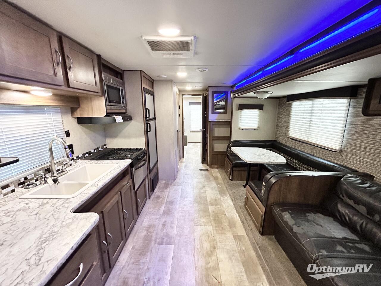 2019 Gulf Stream Conquest 323TBR Photo 4