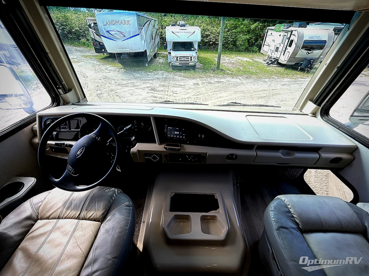 2019 Fleetwood Flair 35R Photo 6