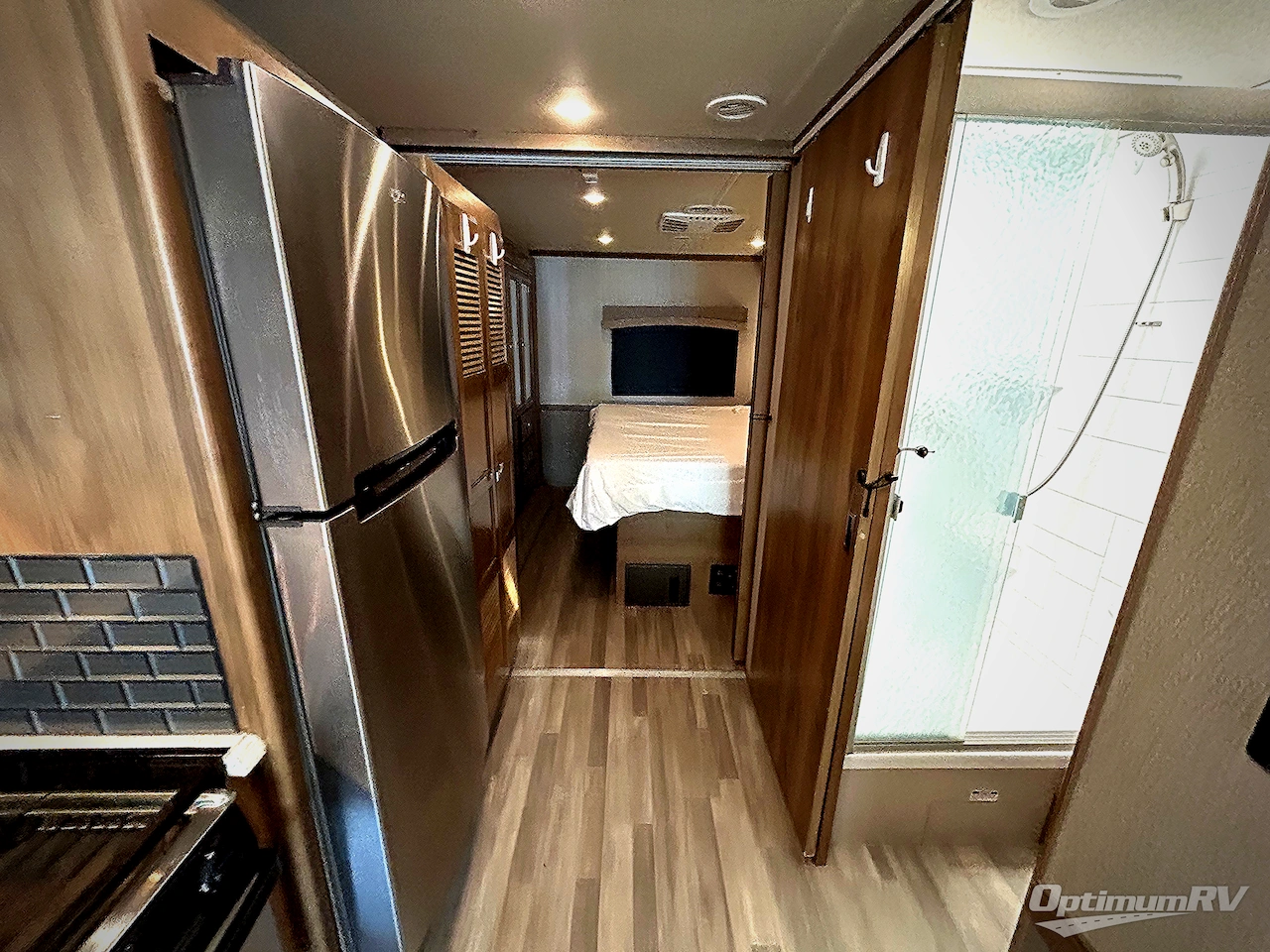 2019 Fleetwood Flair 35R Photo 15