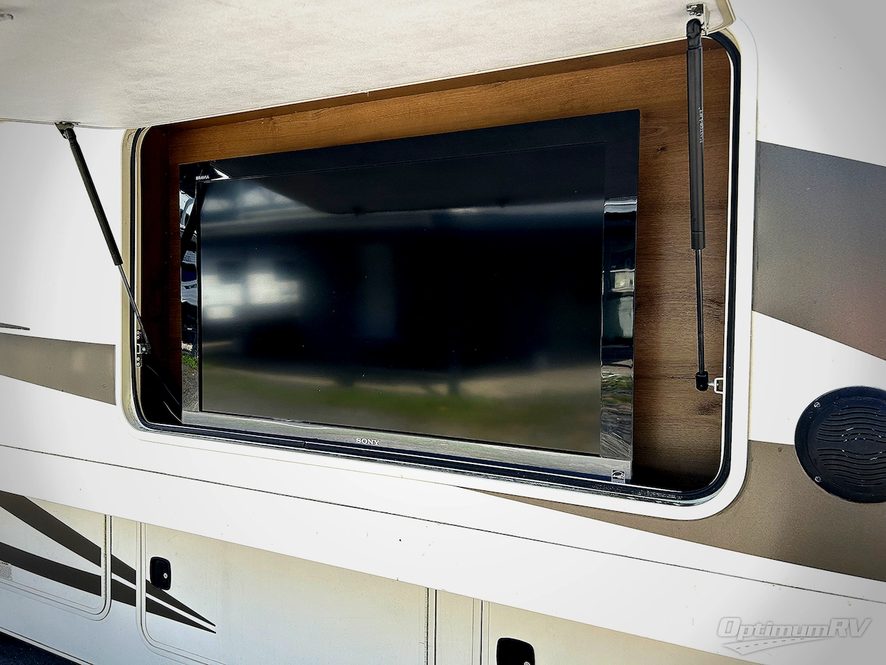 2019 Fleetwood Flair 35R Photo 22