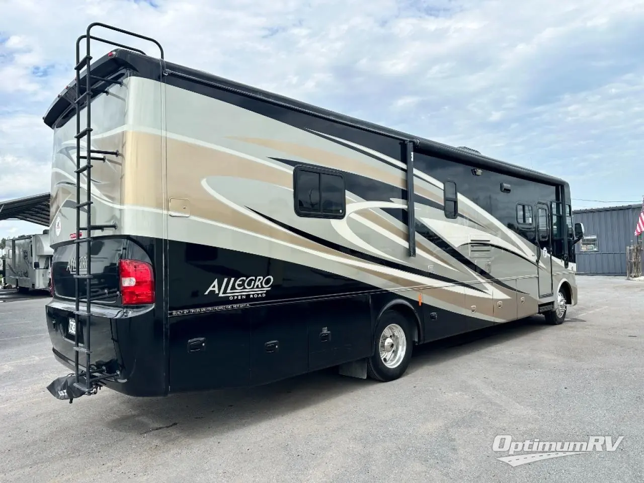 2013 Tiffin Allegro 36 LA Photo 4