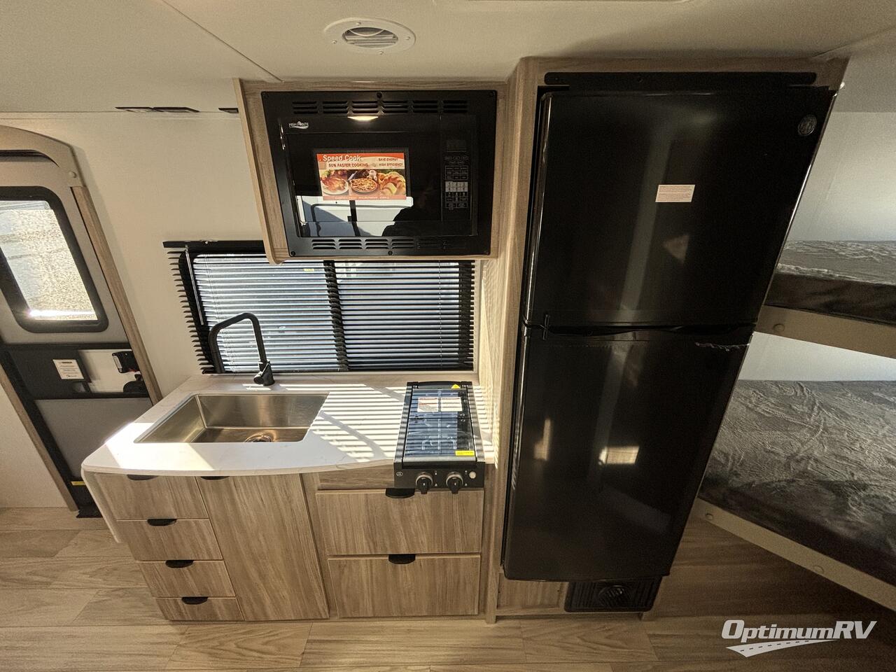 2025 Winnebago M-Series 2326MBBH Photo 6