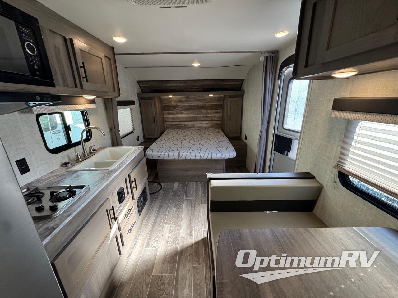 2022 Gulf Stream Kingsport Ultra Lite 248BH Photo 9