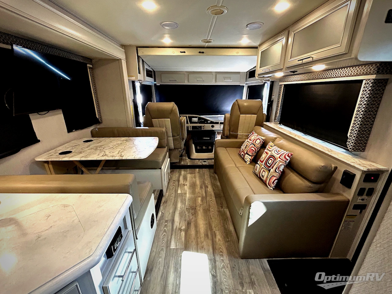 2021 Holiday Rambler Admiral 32S Photo 3
