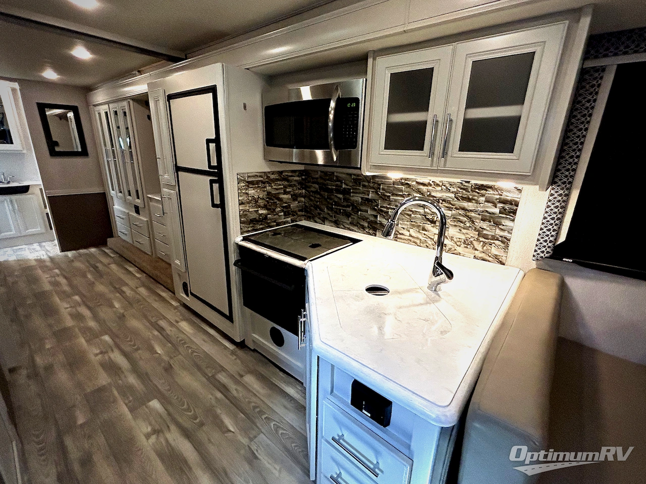 2021 Holiday Rambler Admiral 32S Photo 10