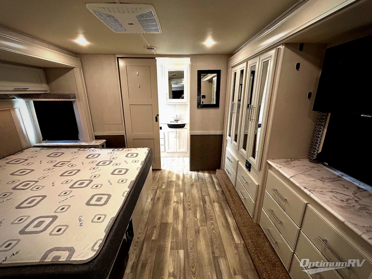 2021 Holiday Rambler Admiral 32S Photo 13