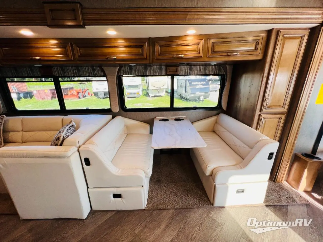 2020 Fleetwood Bounder 35K Photo 11