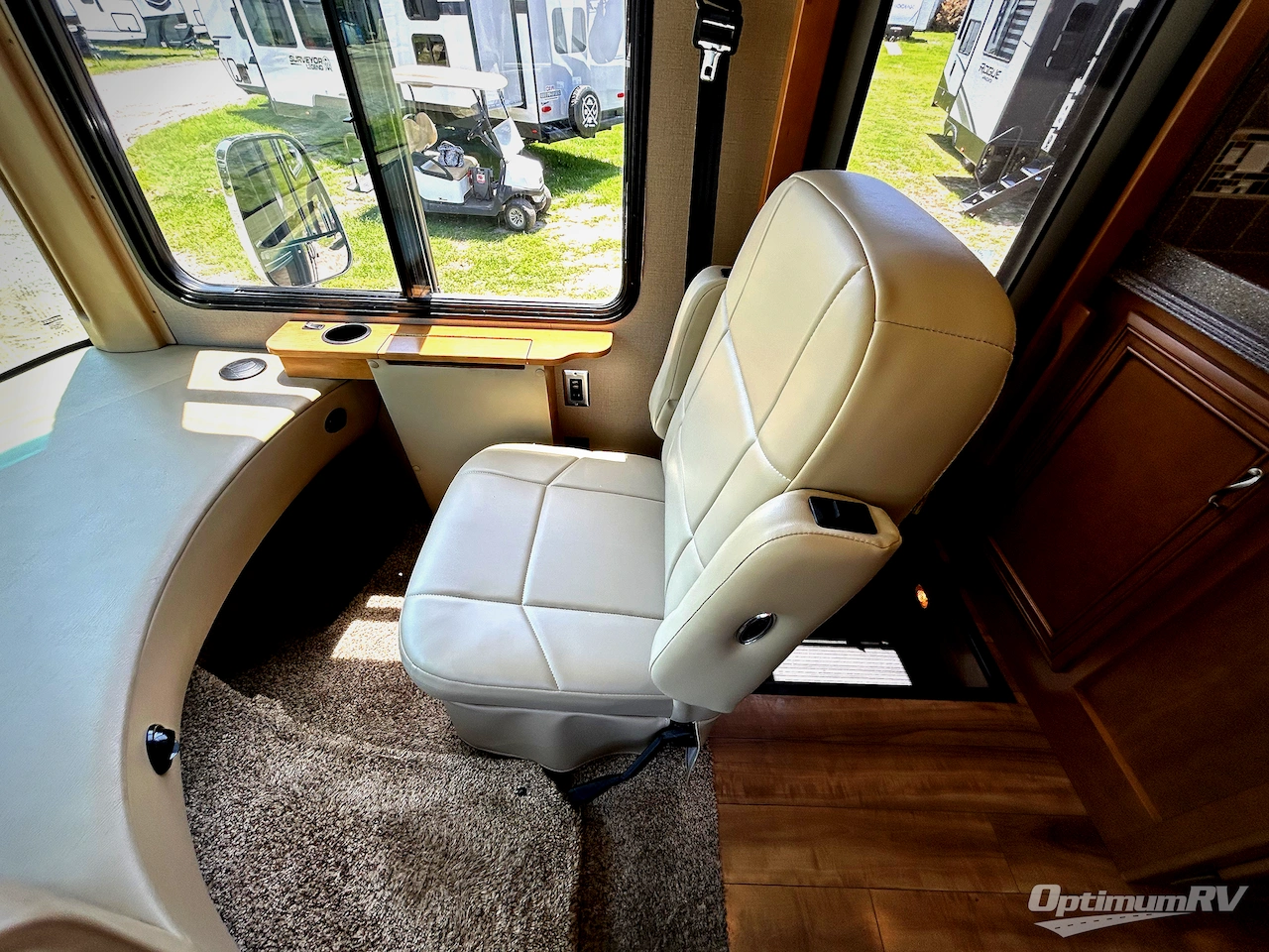 2015 Newmar Canyon Star 3610 Photo 9