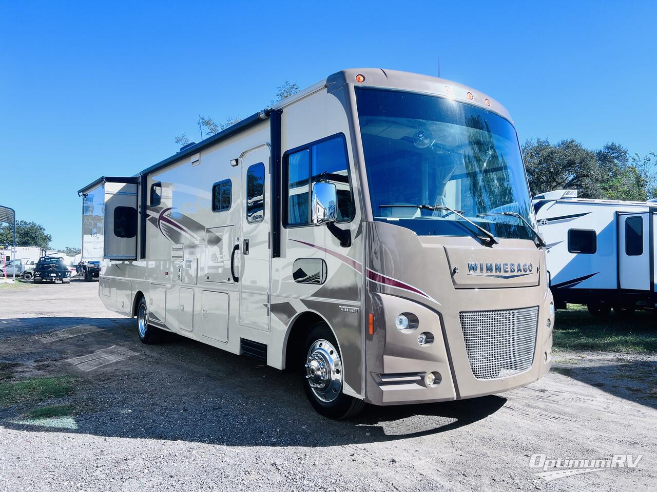 2016 Winnebago Vista LX 35F Photo 1