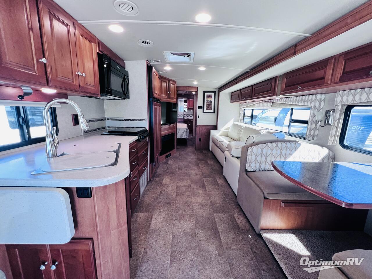 2016 Winnebago Vista LX 35F Photo 4