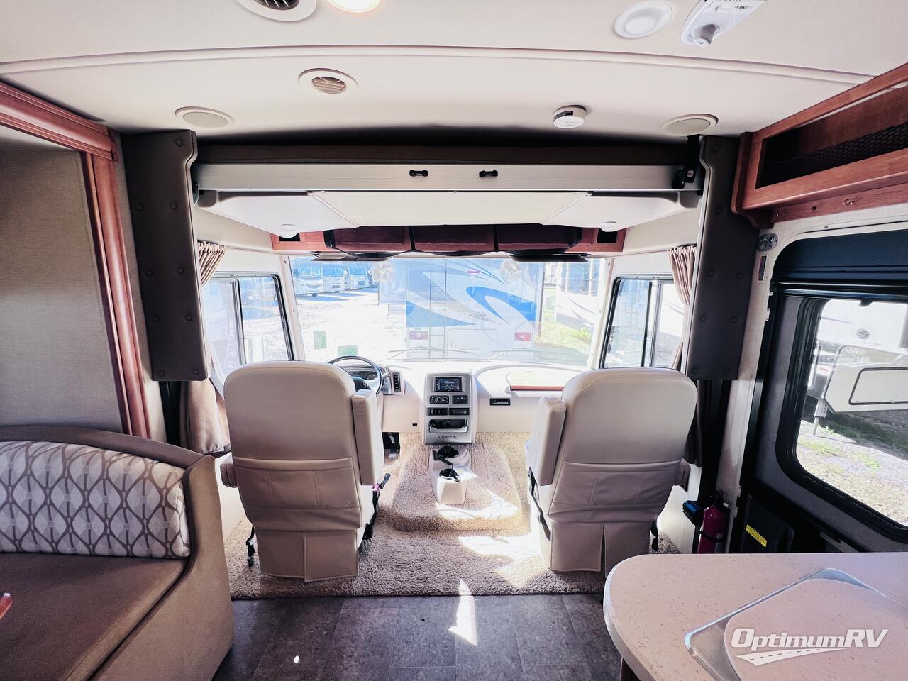 2016 Winnebago Vista LX 35F Photo 6