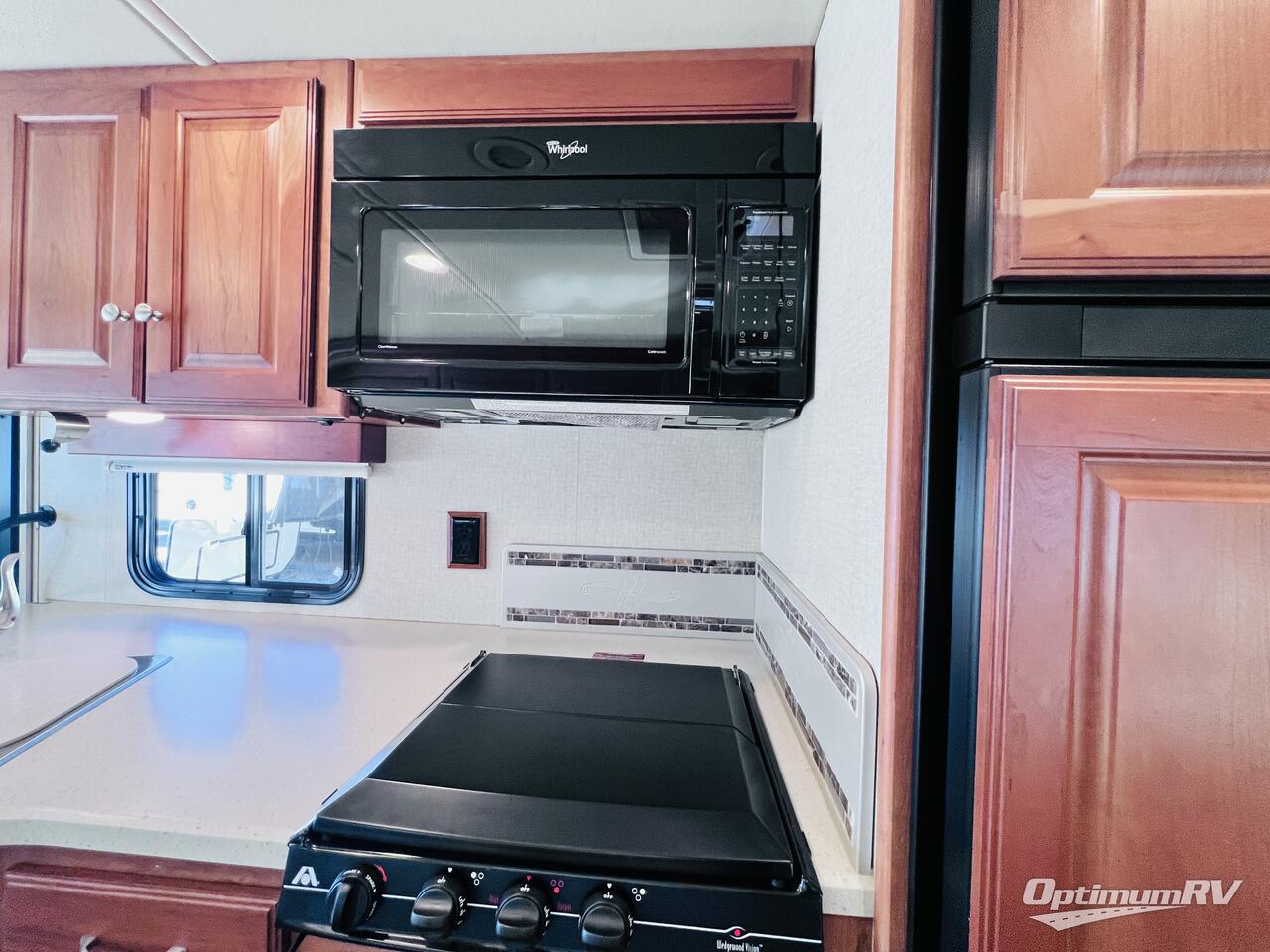 2016 Winnebago Vista LX 35F Photo 15