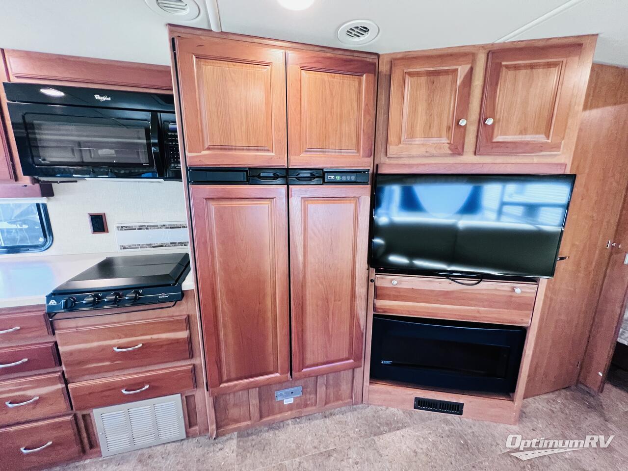 2016 Winnebago Vista LX 35F Photo 16