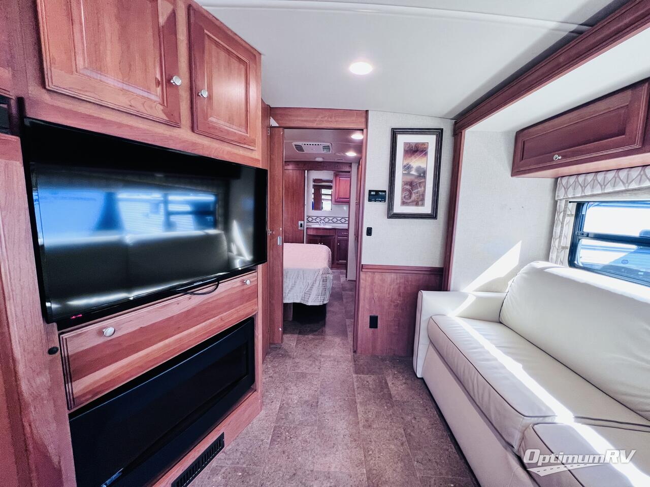 2016 Winnebago Vista LX 35F Photo 17