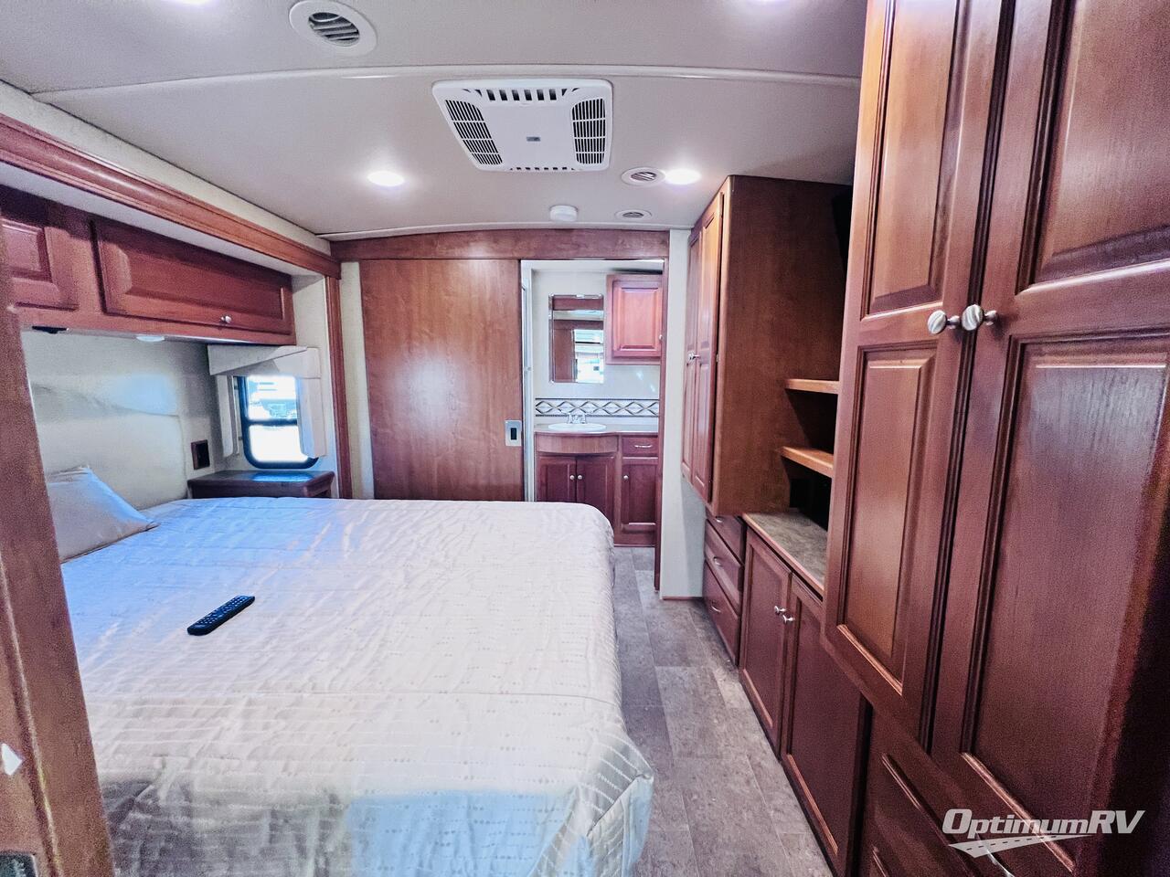 2016 Winnebago Vista LX 35F Photo 20