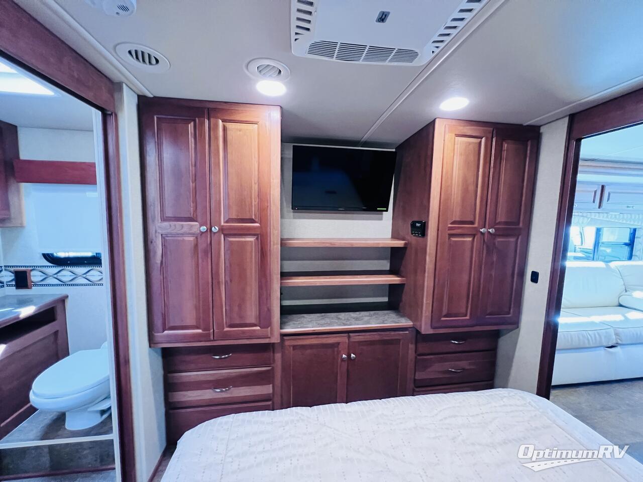 2016 Winnebago Vista LX 35F Photo 22