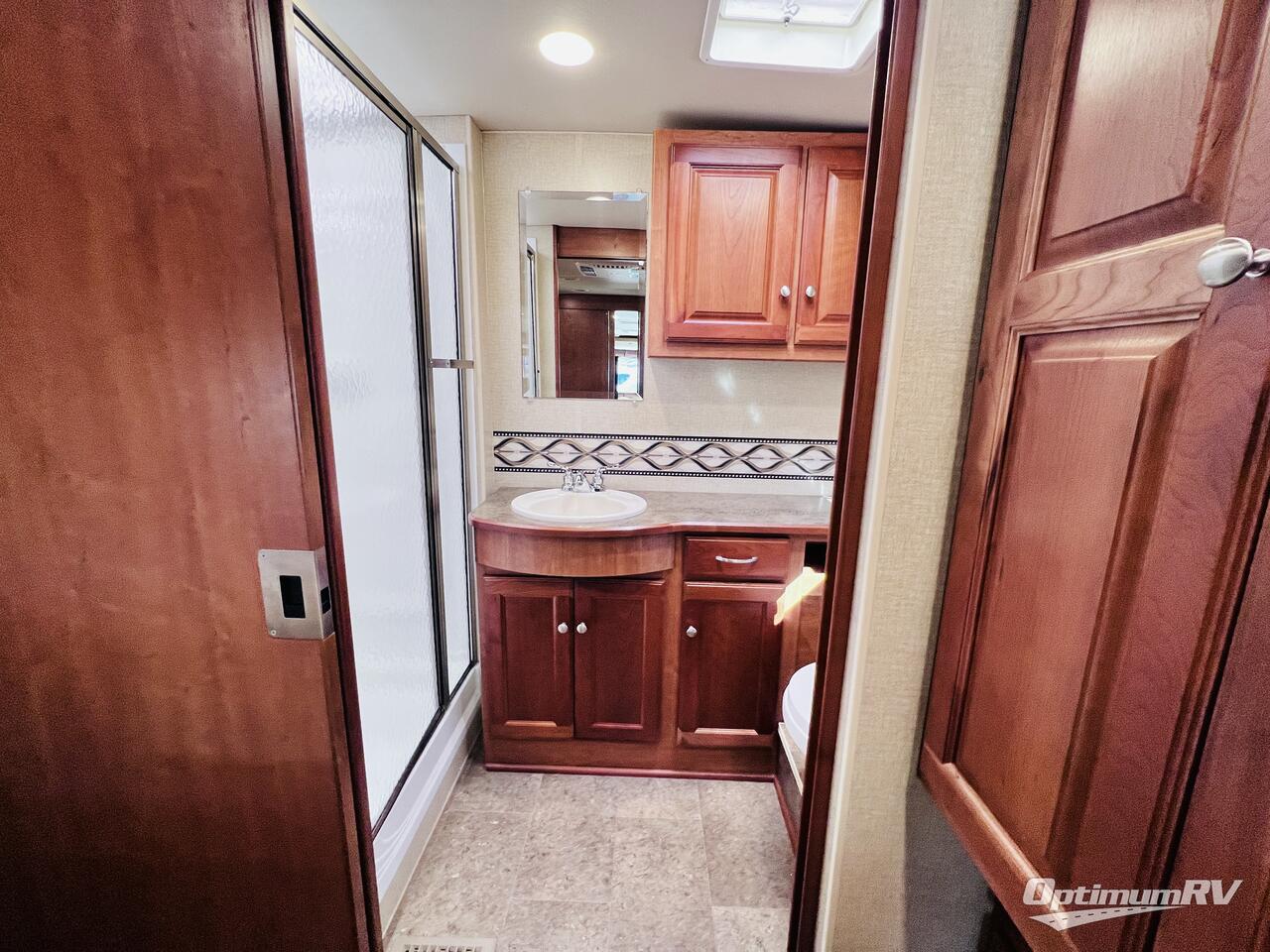 2016 Winnebago Vista LX 35F Photo 23