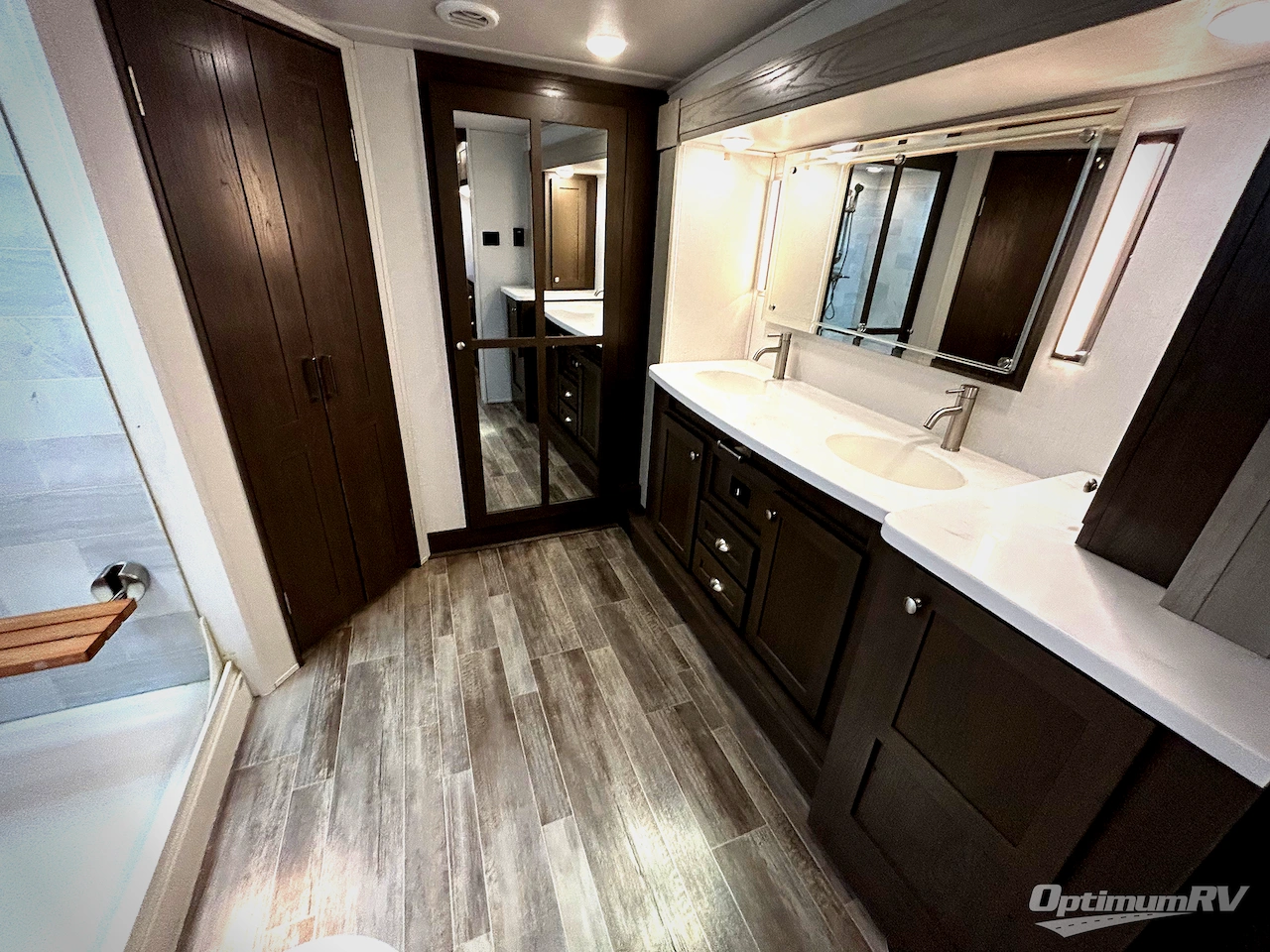 2022 Palomino Columbus 383FB Photo 8