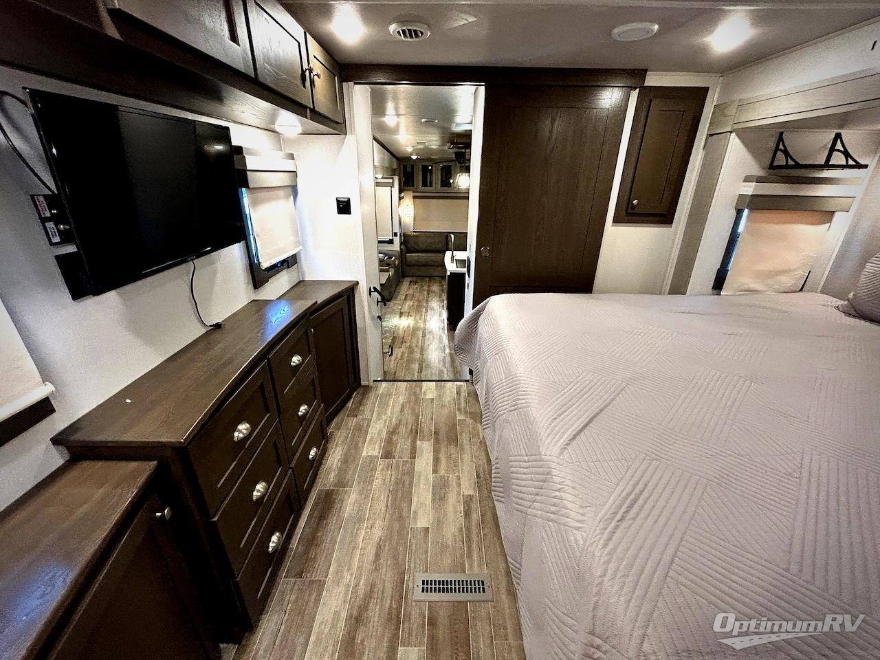 2022 Palomino Columbus 383FB Photo 13