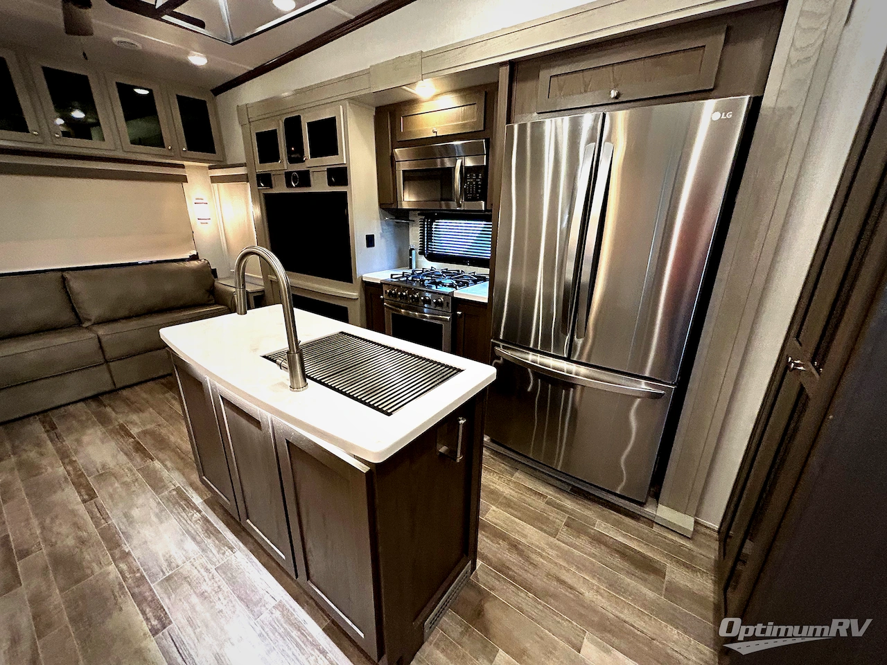 2022 Palomino Columbus 383FB Photo 17