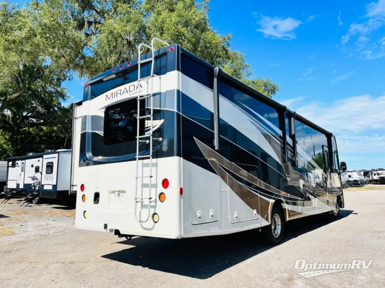 2019 Coachmen Mirada 32SS Photo 2