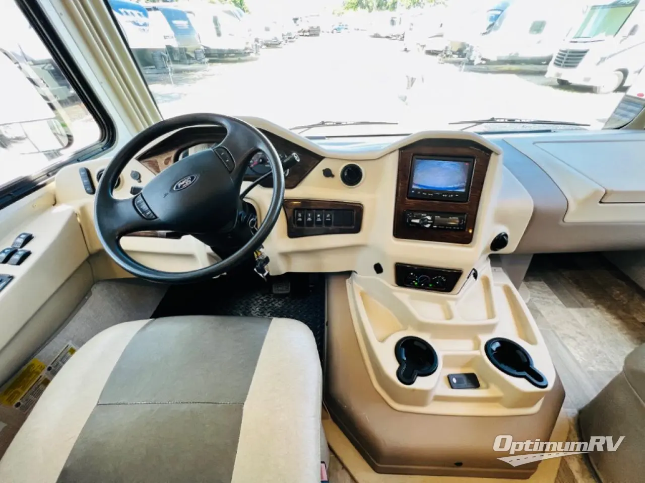 2019 Coachmen Mirada 32SS Photo 7