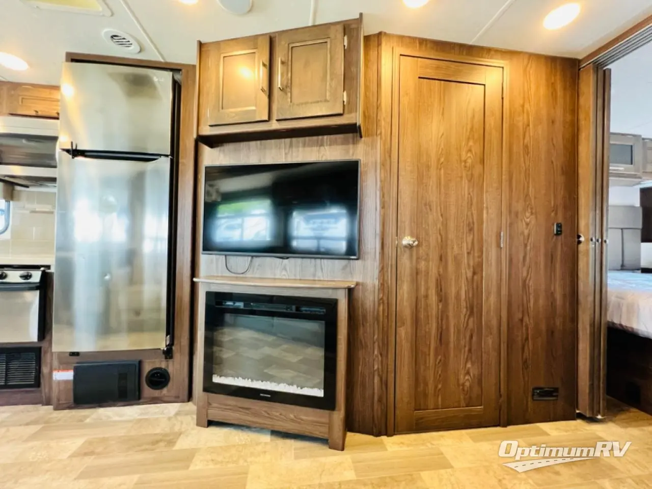 2019 Coachmen Mirada 32SS Photo 12