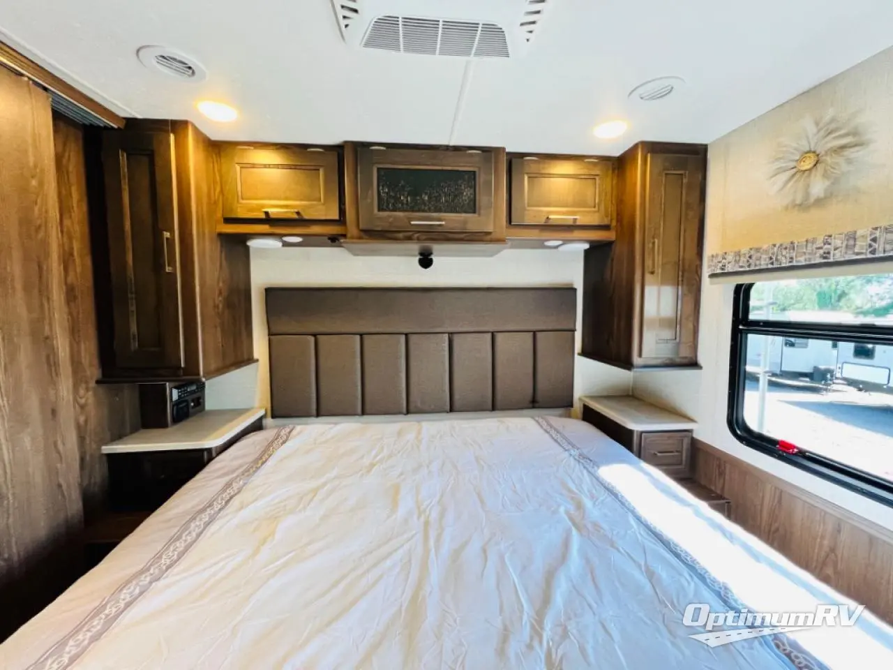 2019 Coachmen Mirada 32SS Photo 21