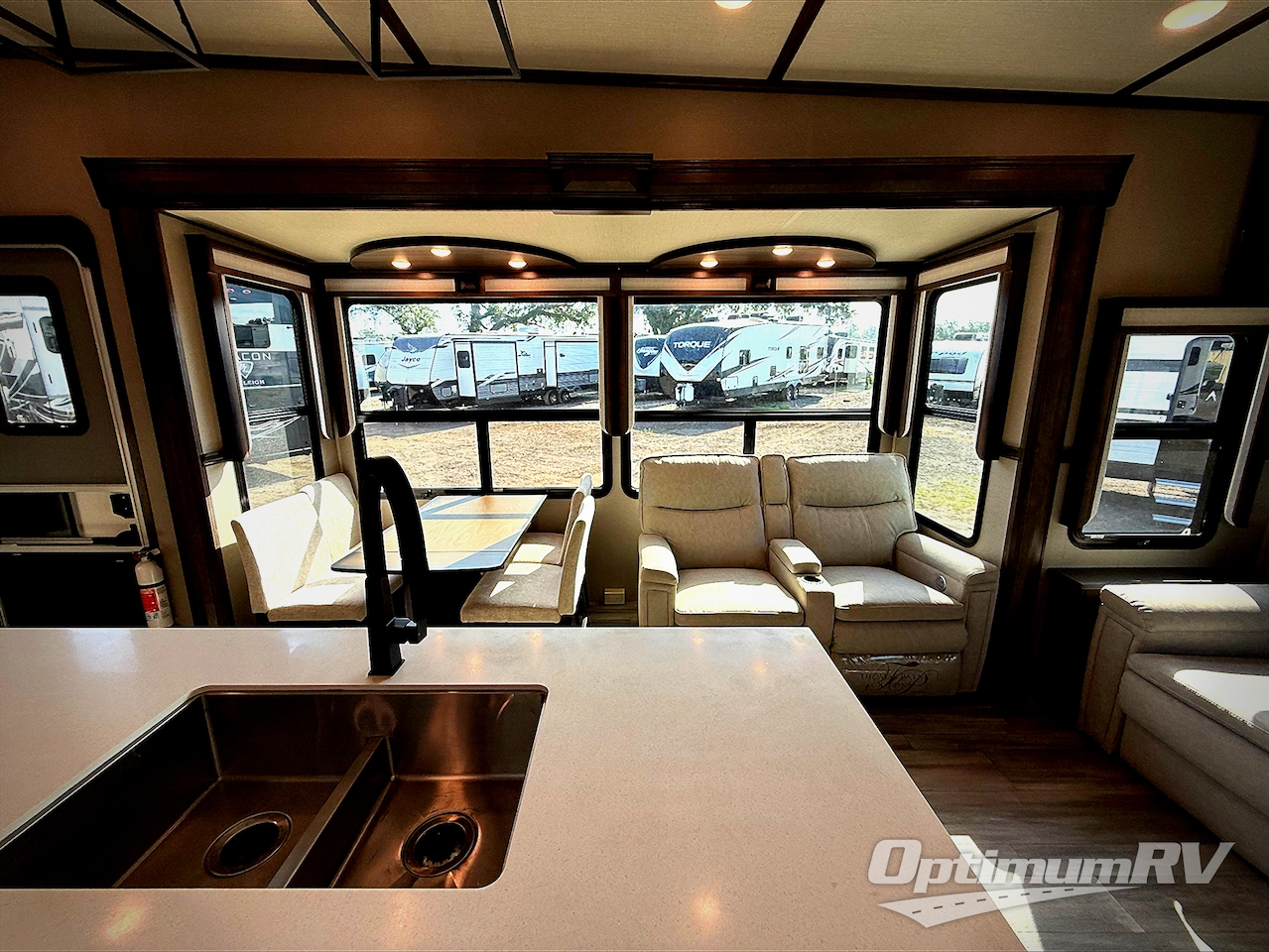 2022 Grand Design Solitude 310GK-R Photo 6
